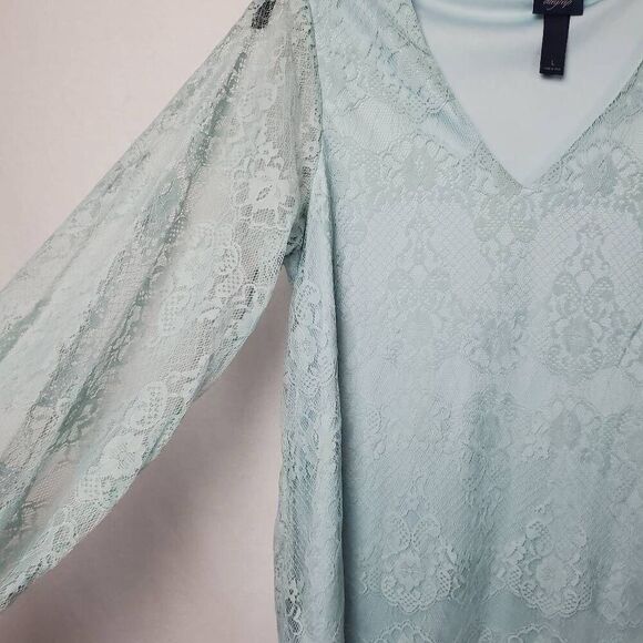 Daytrip Large Blue Lace LS Top - Picture 3 of 7